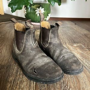 Blundstones sz 8
